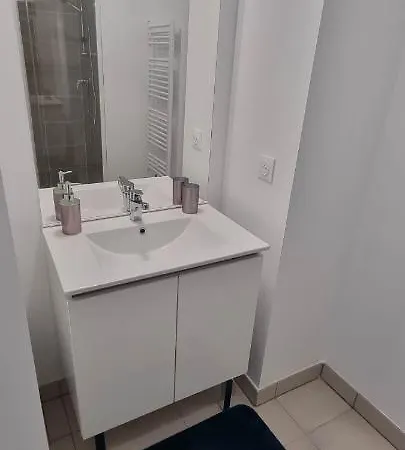 Neuf En Hypercente Apartment *